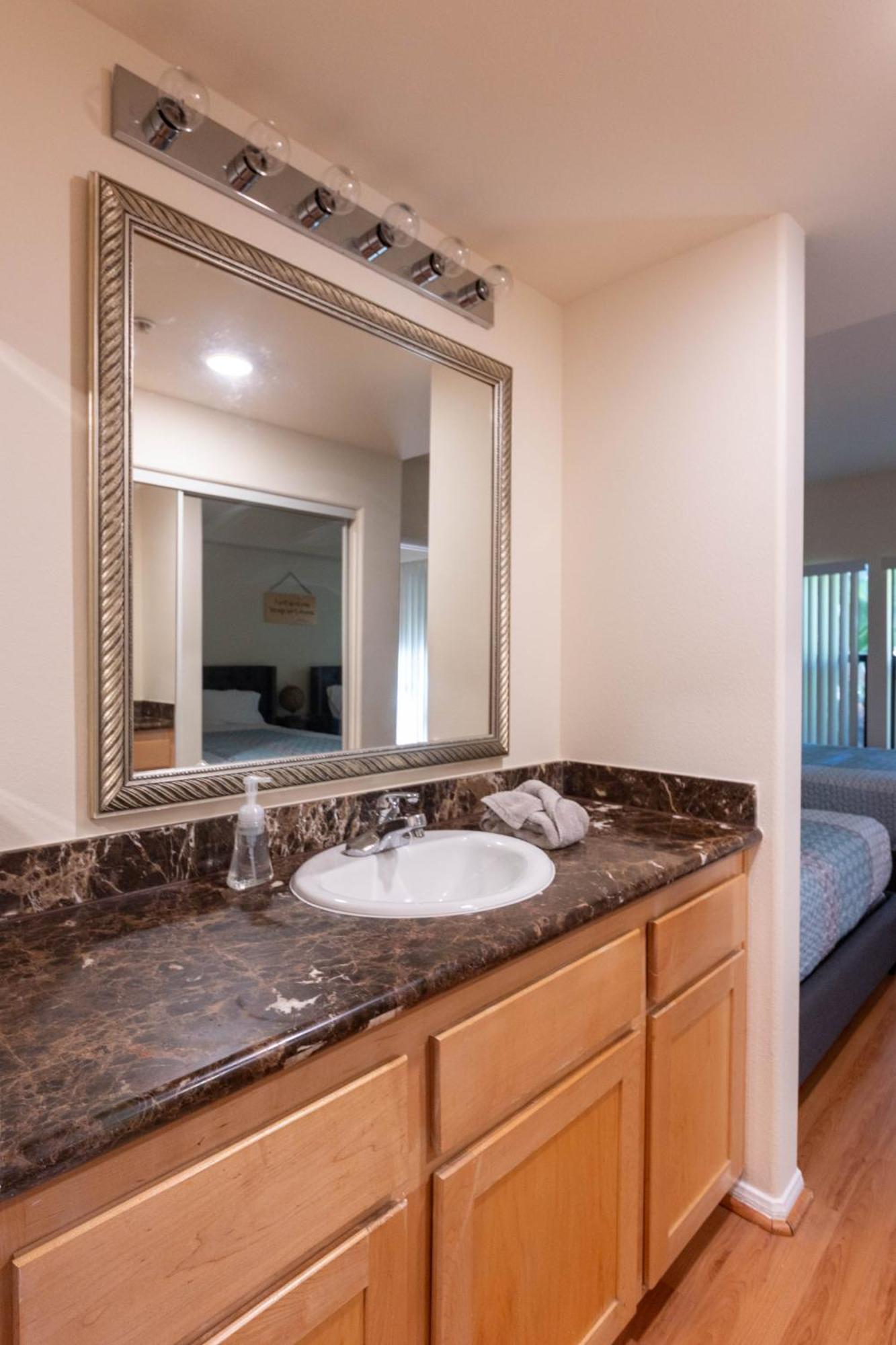Urban Haven At Orsini Apartment *