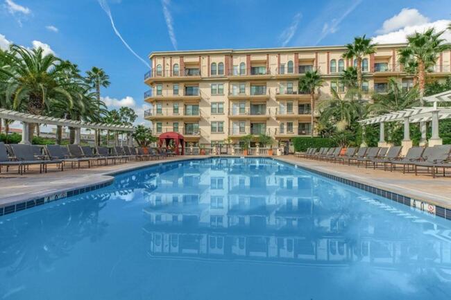 Urban Haven At Orsini Apartment